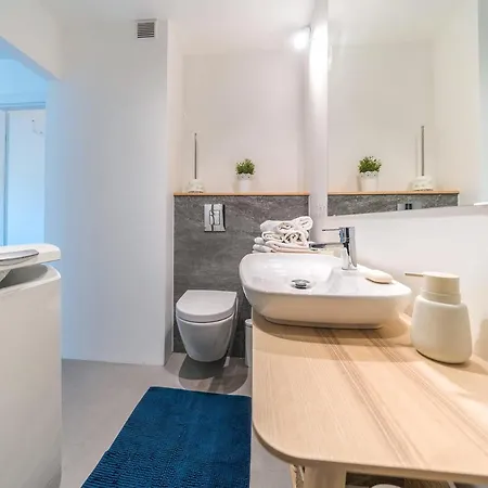 アパート Glow - Opera Lesna ソポト