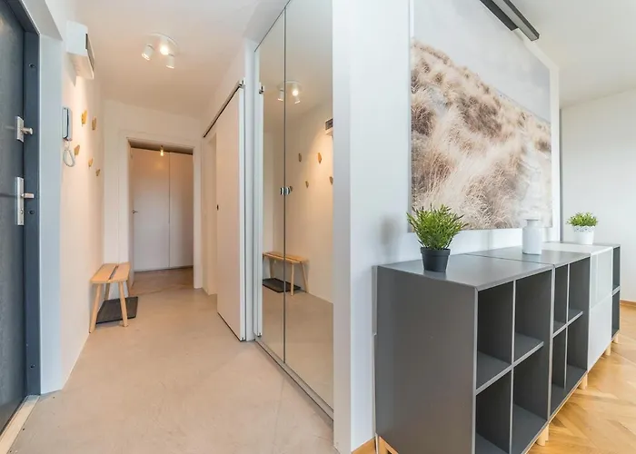 Glow - Opera Lesna 公寓 *